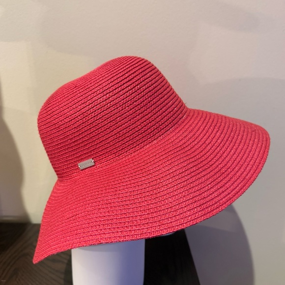 Betmar Gossamer Wide Brim Hat in True Red - Picture 2 of 8